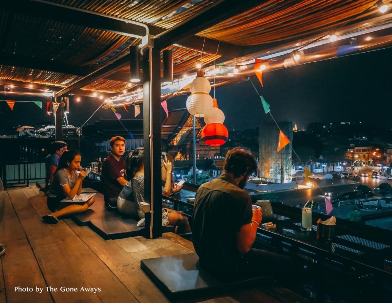 Chingcha Bangkok Hostel Eksteriør bilde
