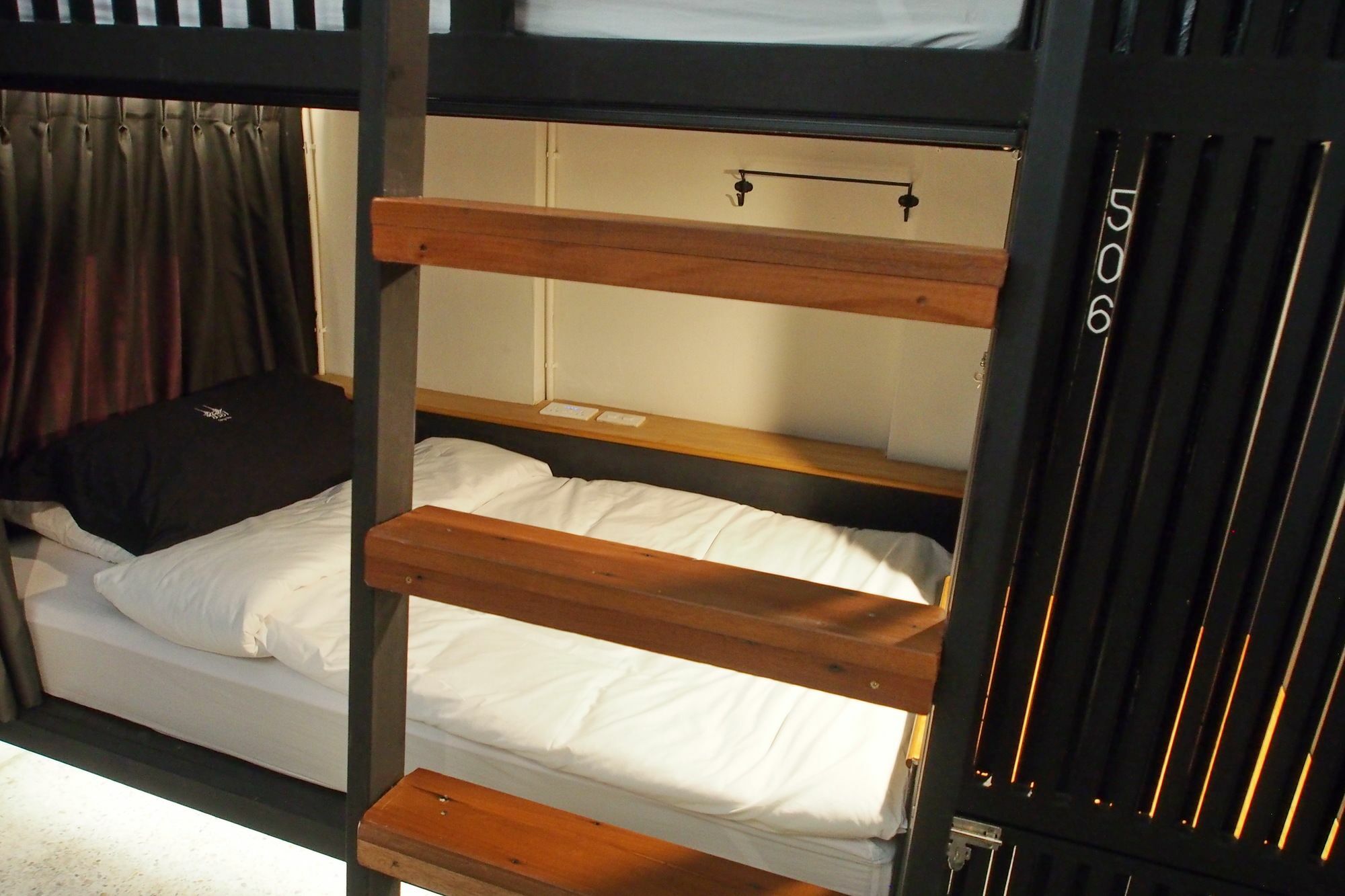 Chingcha Bangkok Hostel Eksteriør bilde