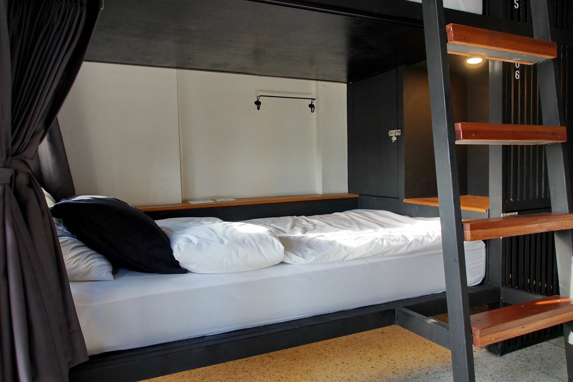 Chingcha Bangkok Hostel Eksteriør bilde